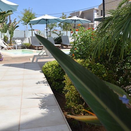 Four Seasons Homes Stalós Esterno foto
