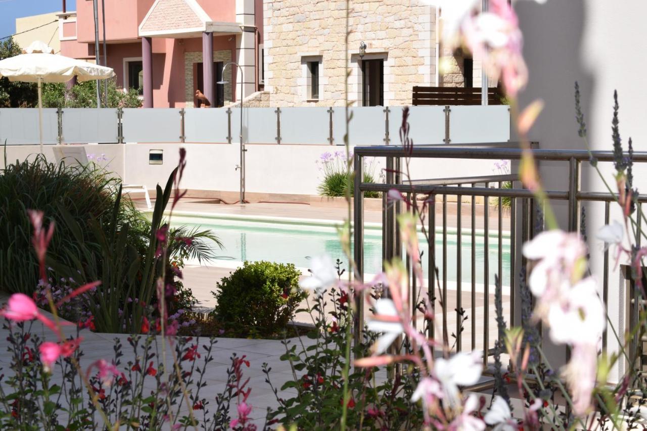 Four Seasons Homes Stalós Esterno foto